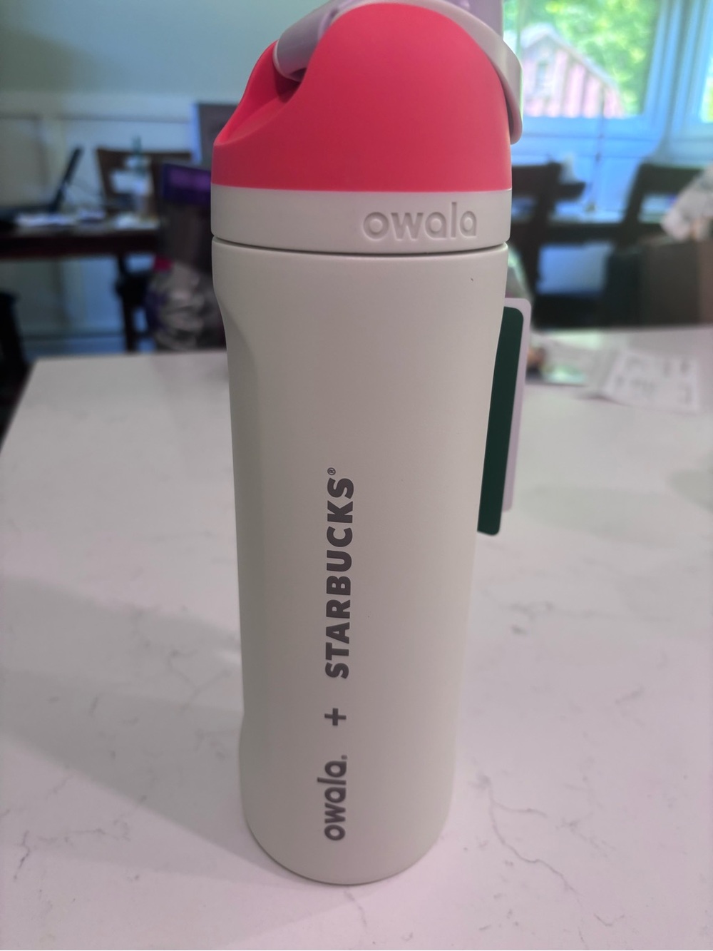 Owala Starbucks FreeSip Insulated Stainless Steel Tumbler Flip 24 oz White/Pink.
